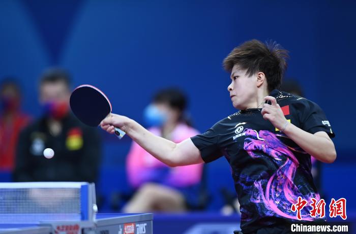 在攻防两端 在攻防两端